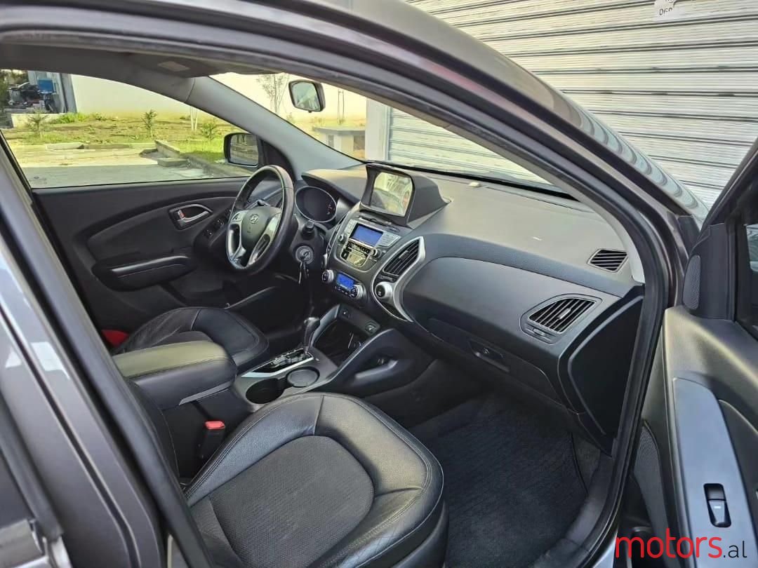 2010' Hyundai Tucson photo #6