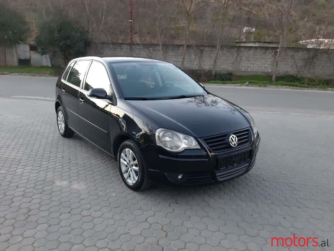 2010' Volkswagen Polo photo #1