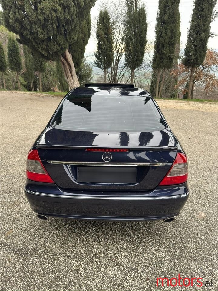 2008' Mercedes-Benz E 200 photo #6