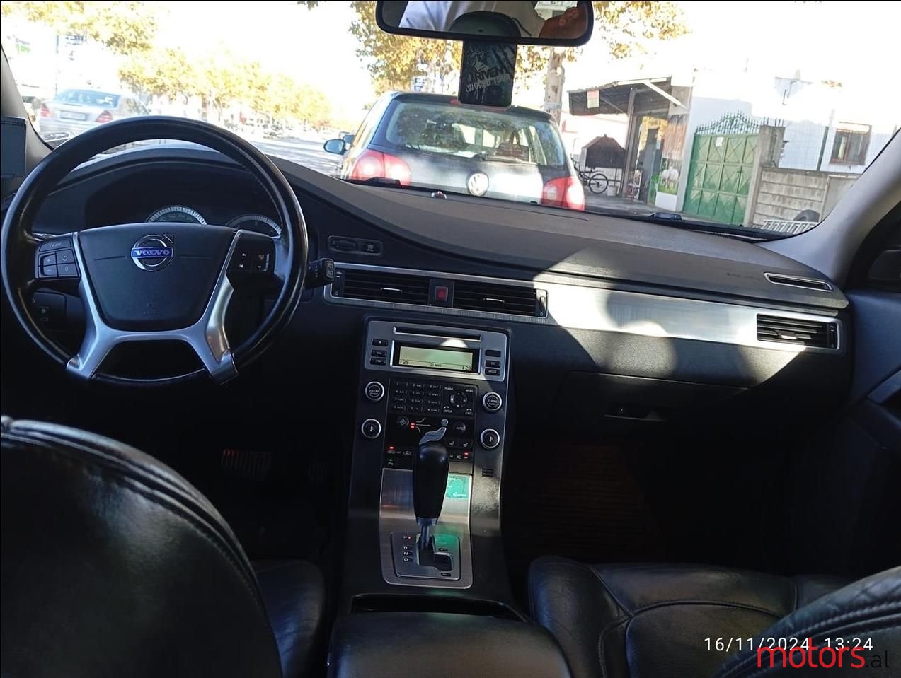 2010' Volvo V70 photo #6