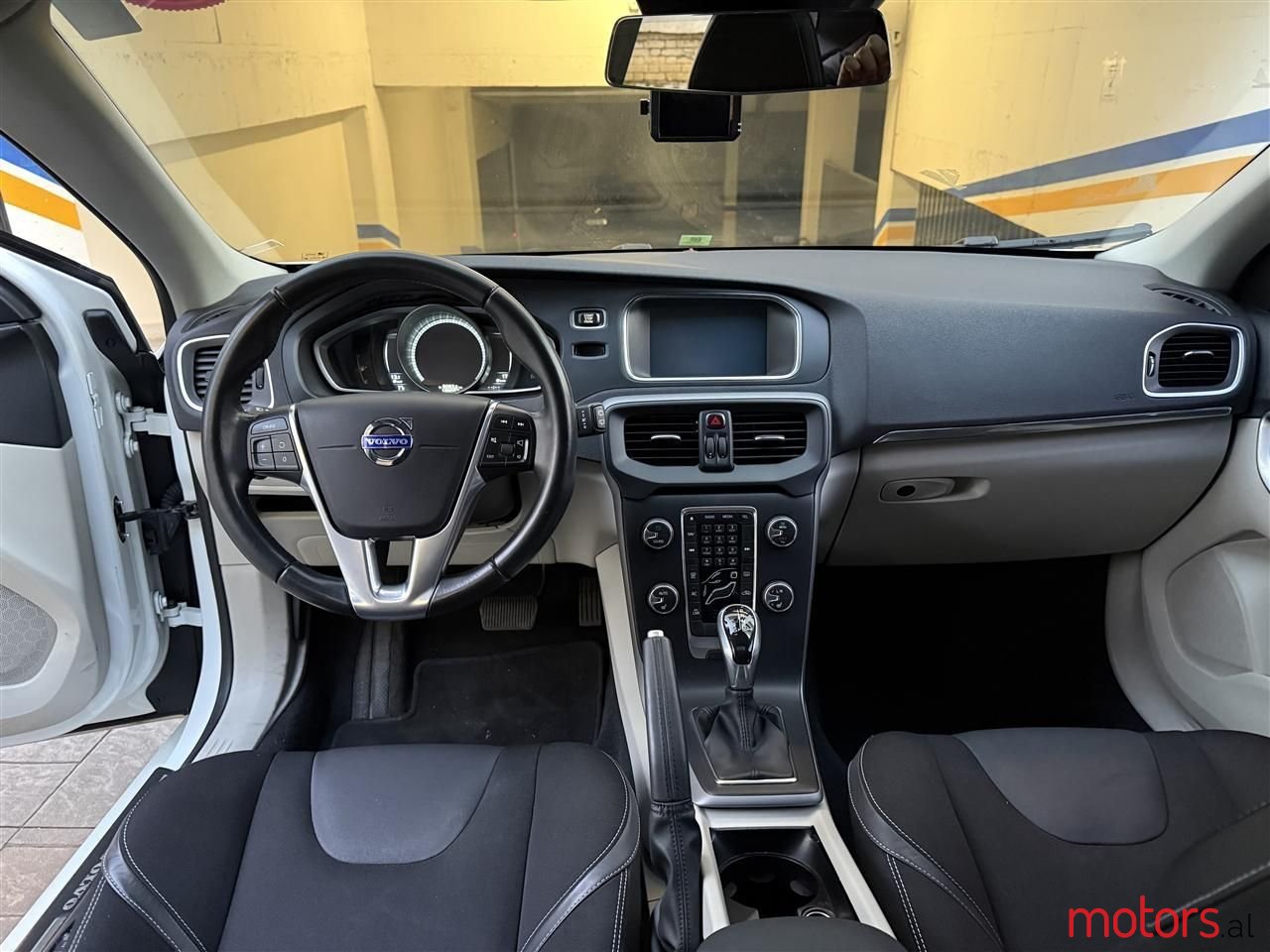 2014' Volvo V40 photo #2