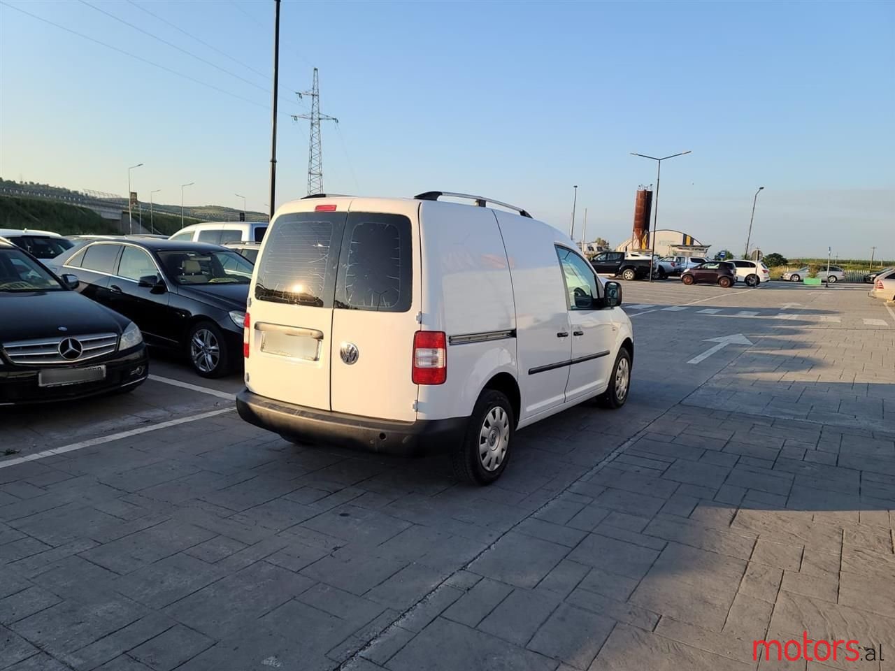2009' Volkswagen Caddy photo #3