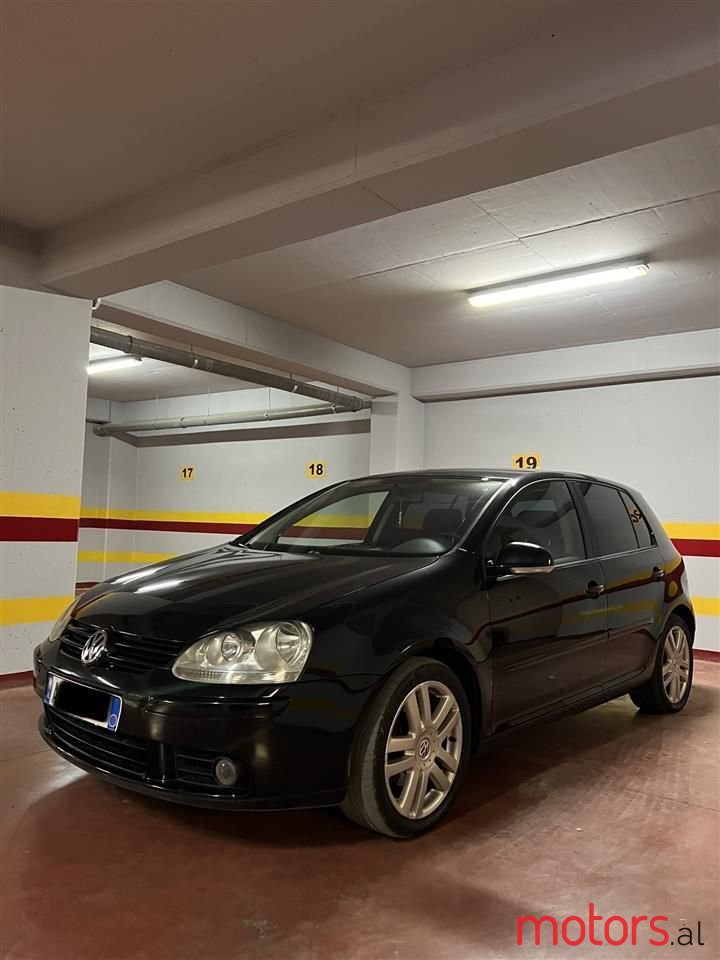 2005' Volkswagen Golf photo #1