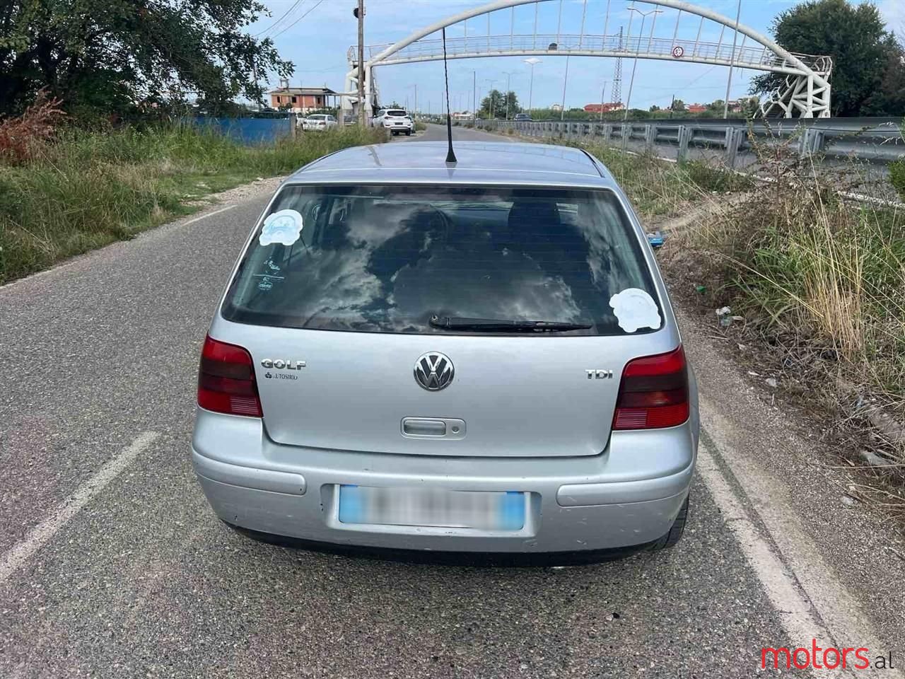 2002' Volkswagen Golf photo #4