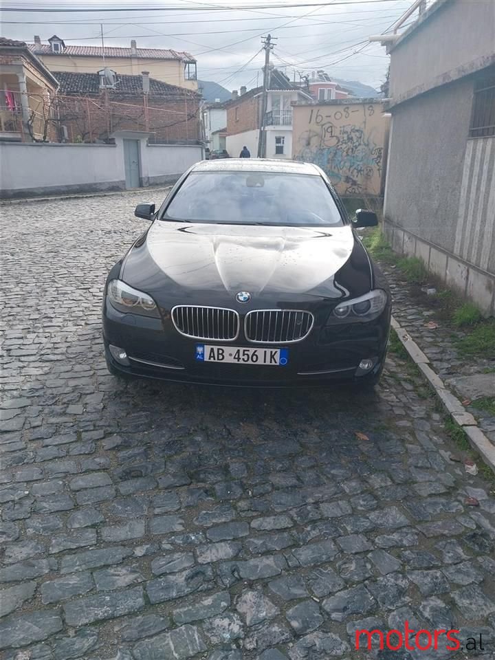 2010' BMW 550 photo #1