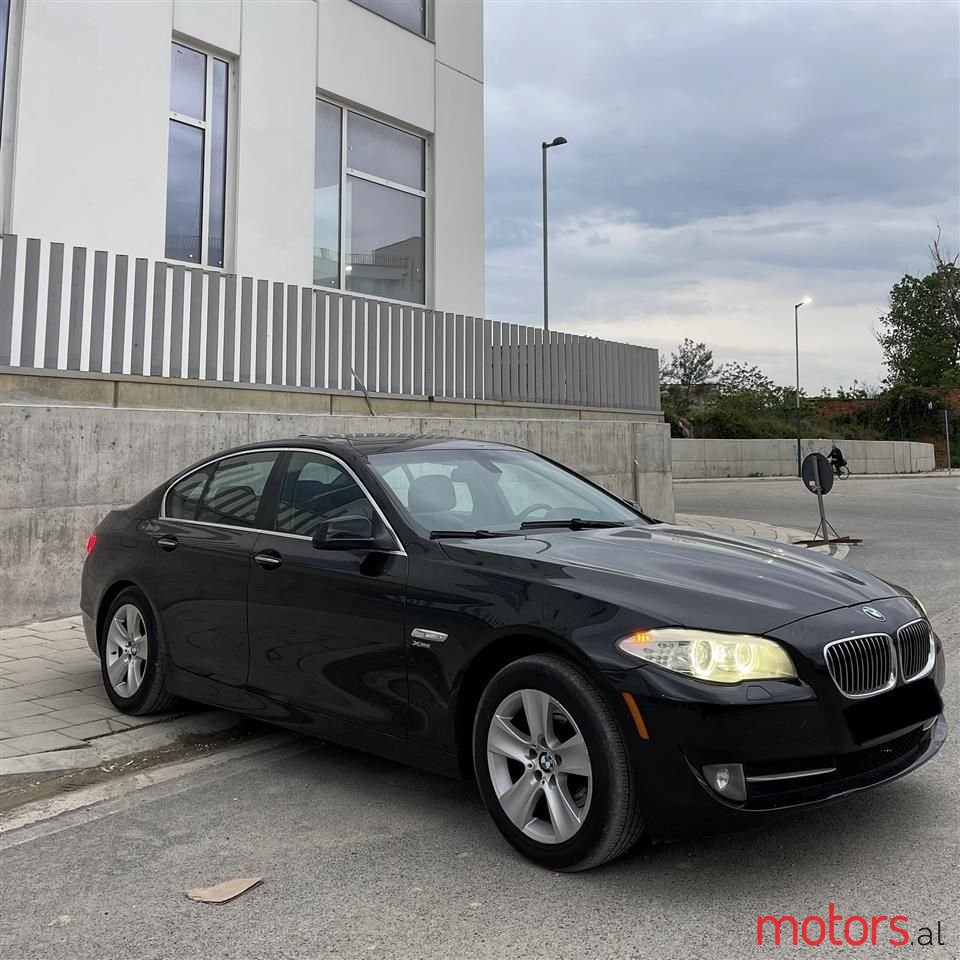 2012' BMW 528 photo #3