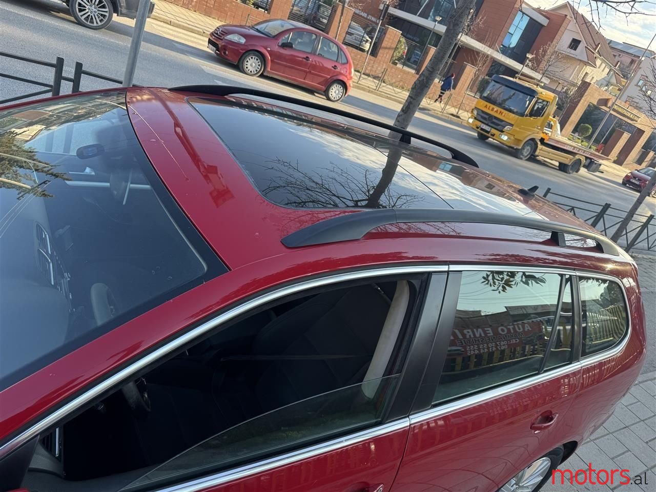 2011' Volkswagen Golf photo #5