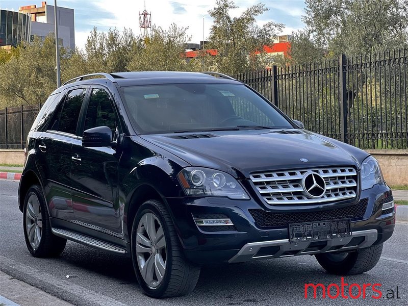 2011' Mercedes-Benz ML 350 photo #3