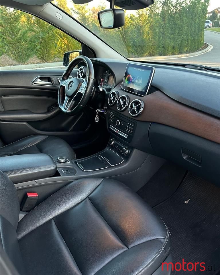 2014' Mercedes-Benz B 180 photo #5