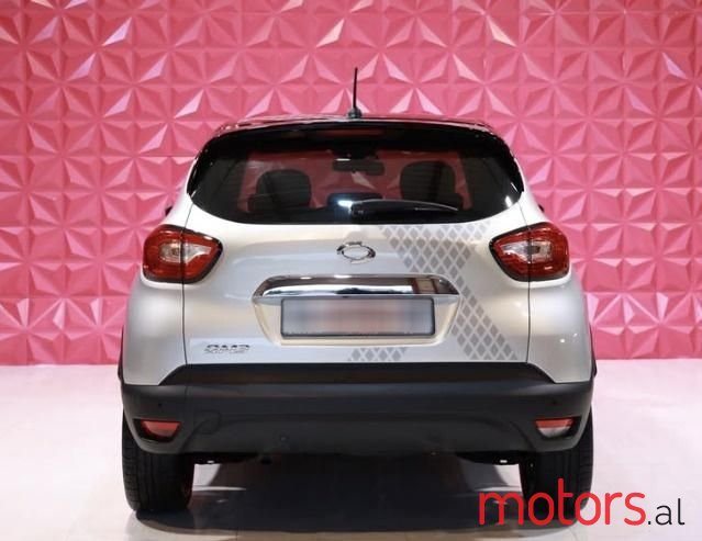 2015' Renault Capture photo #2