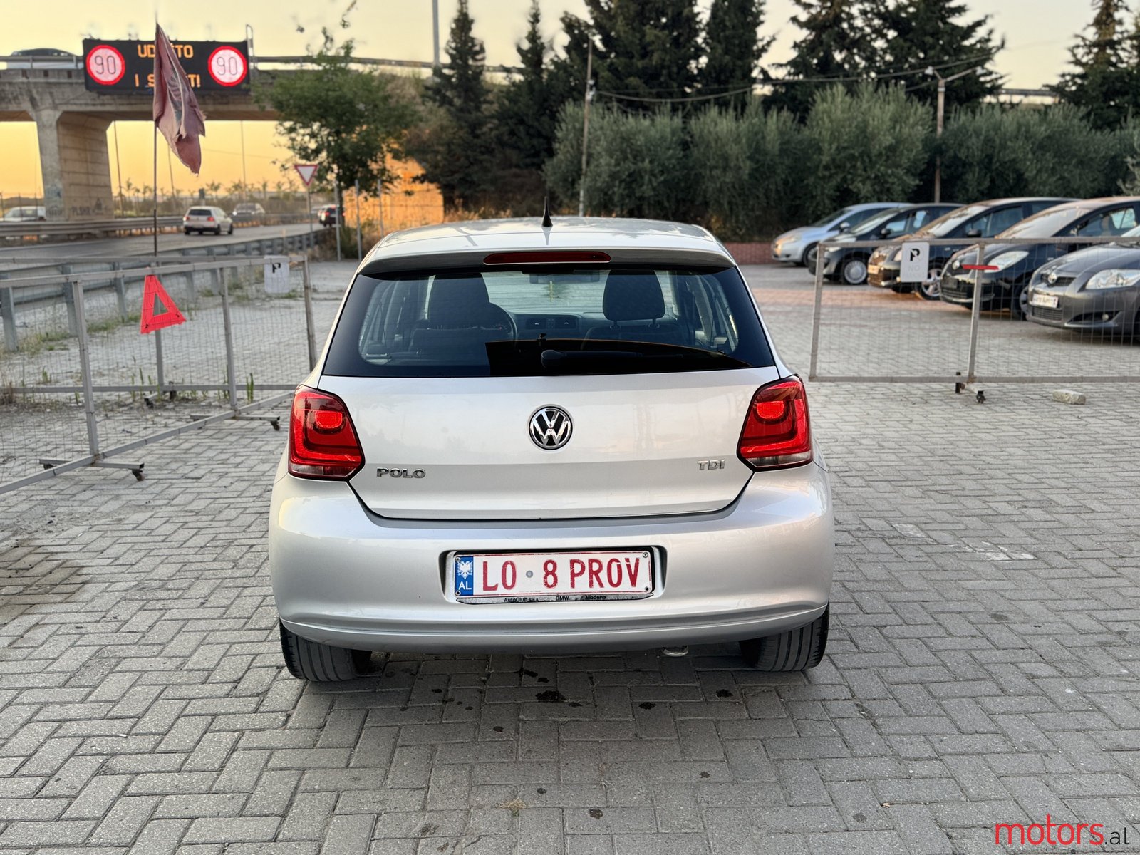 2011' Volkswagen Polo photo #6