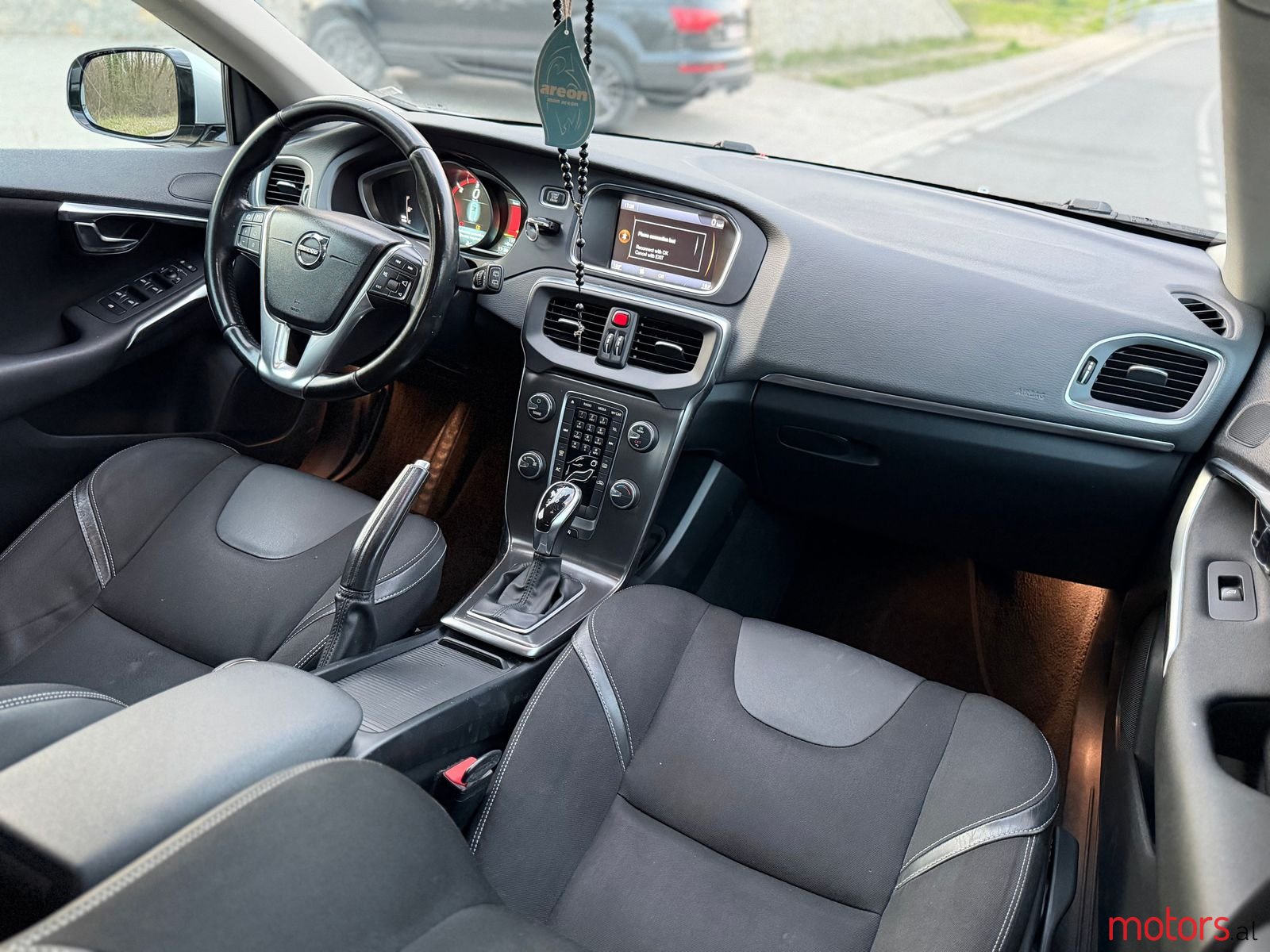 2014' Volvo V40 photo #4