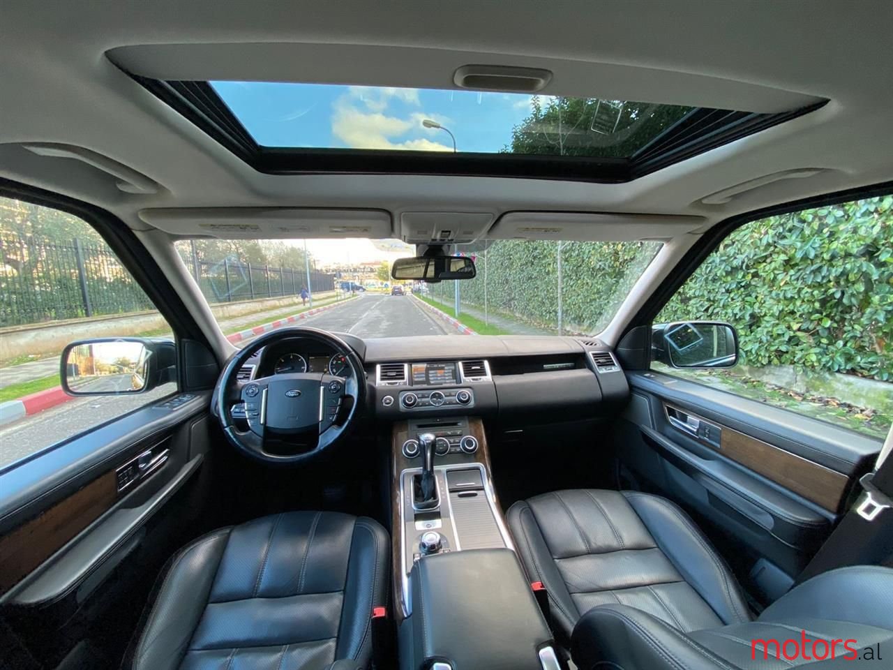 2010' Land Rover Range Rover Sport photo #4