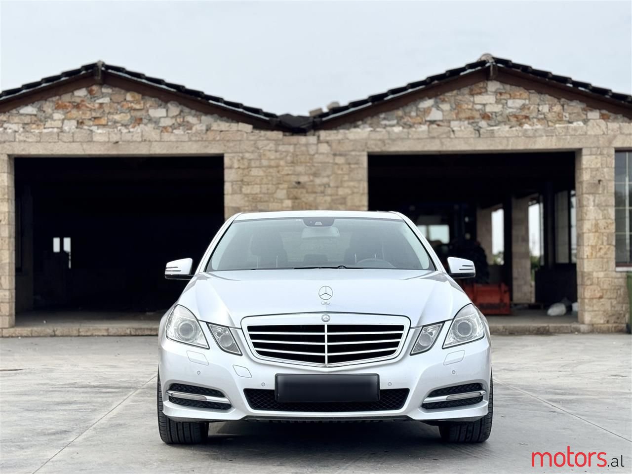 2012' Mercedes-Benz E 220 photo #5