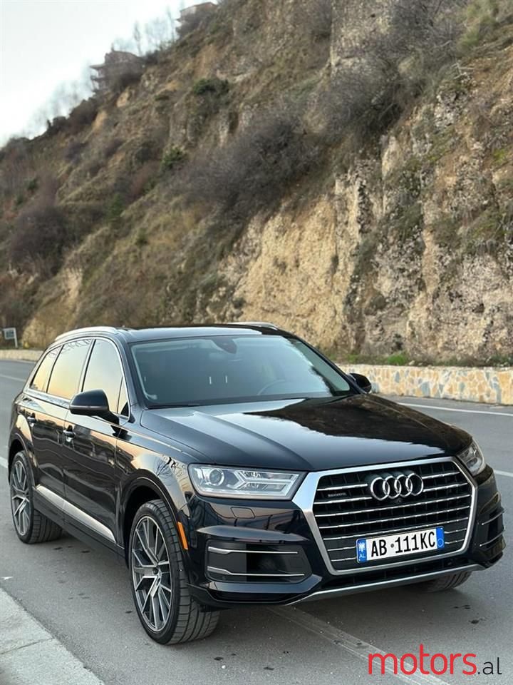 2018' Audi Q7 photo #4