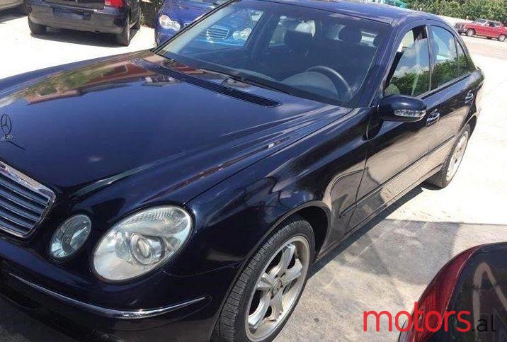 2003' Mercedes-Benz E 270 photo #1