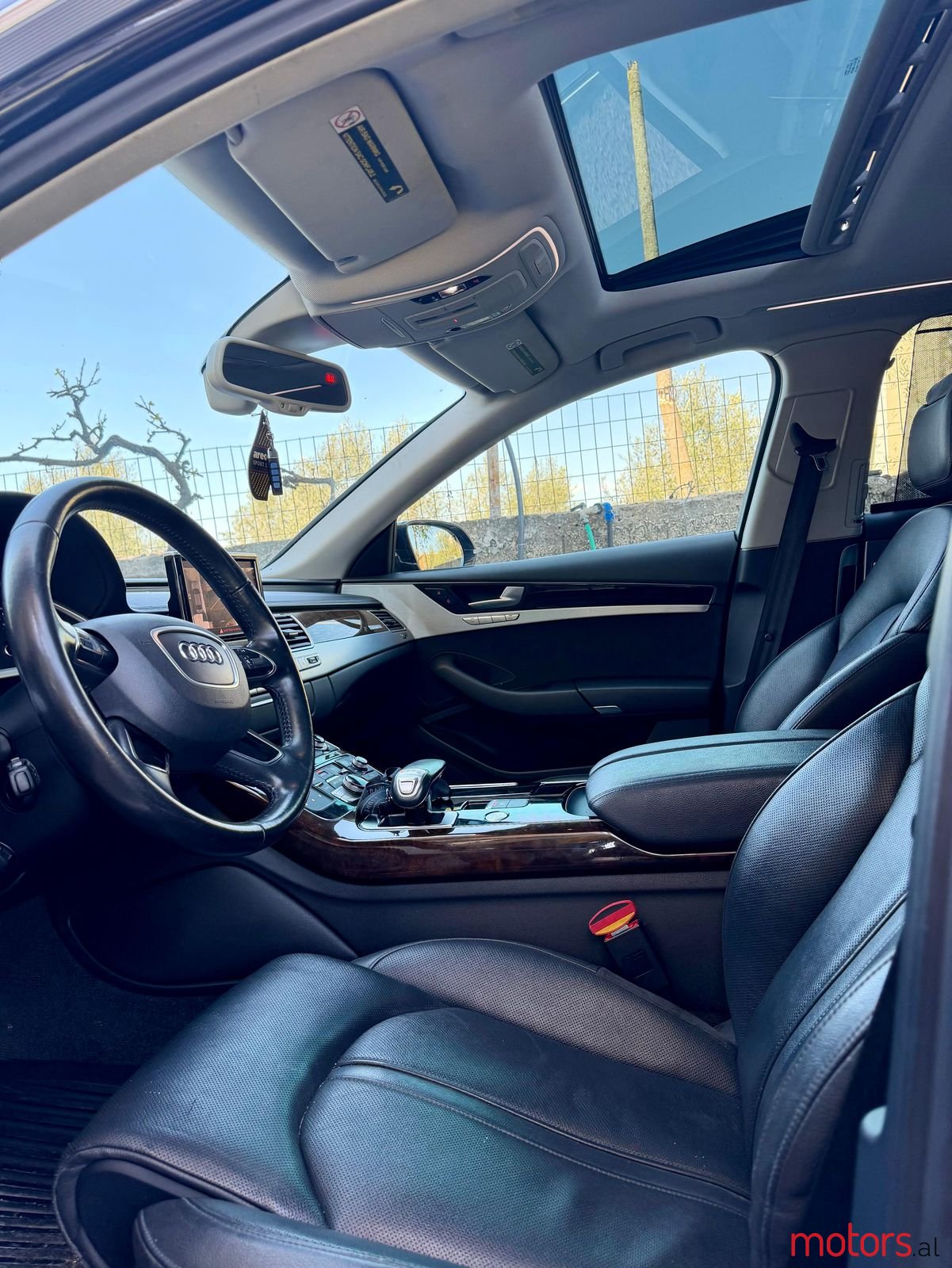 2015' Audi A8 photo #3