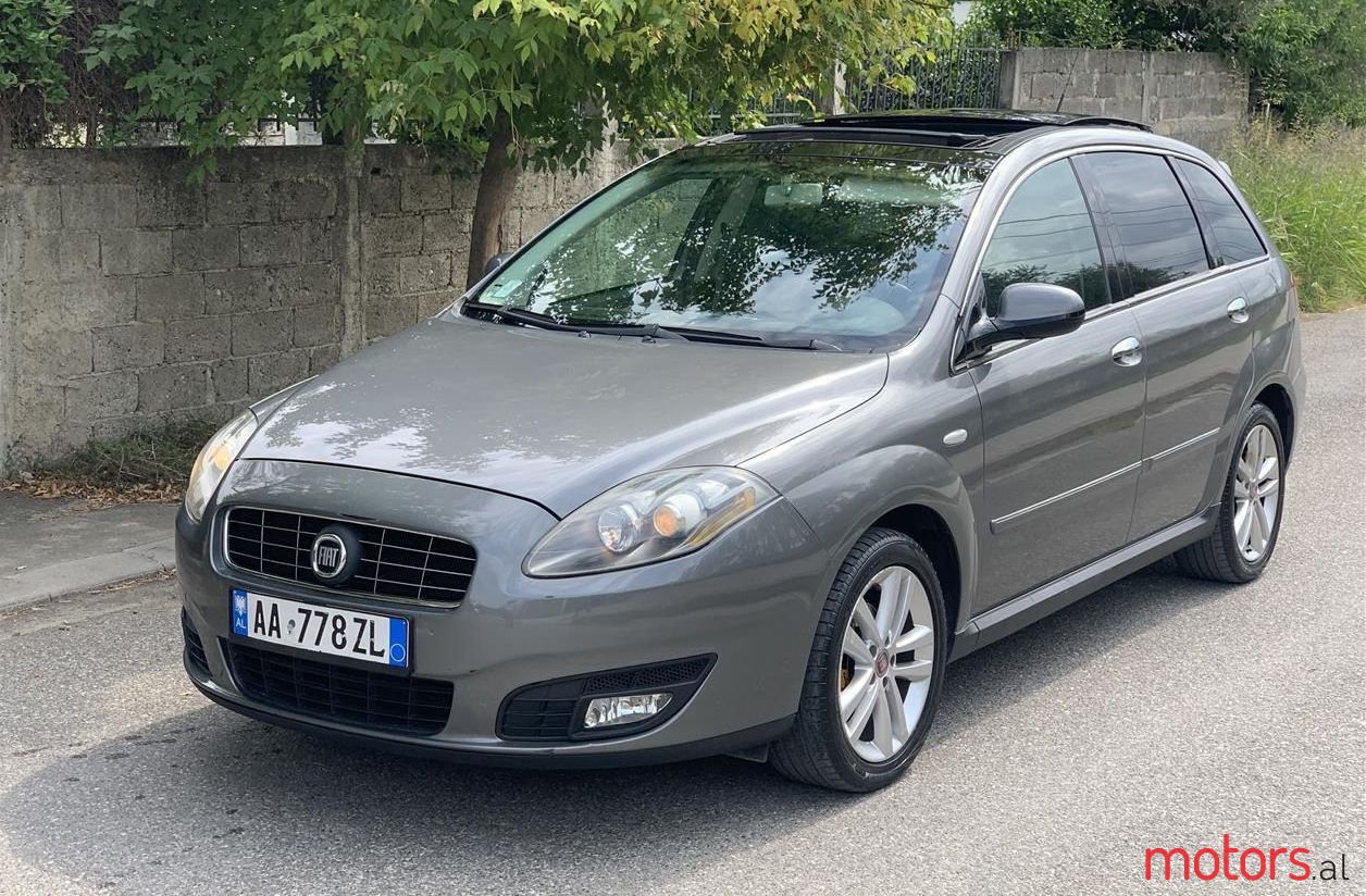 2010' Fiat Croma photo #1