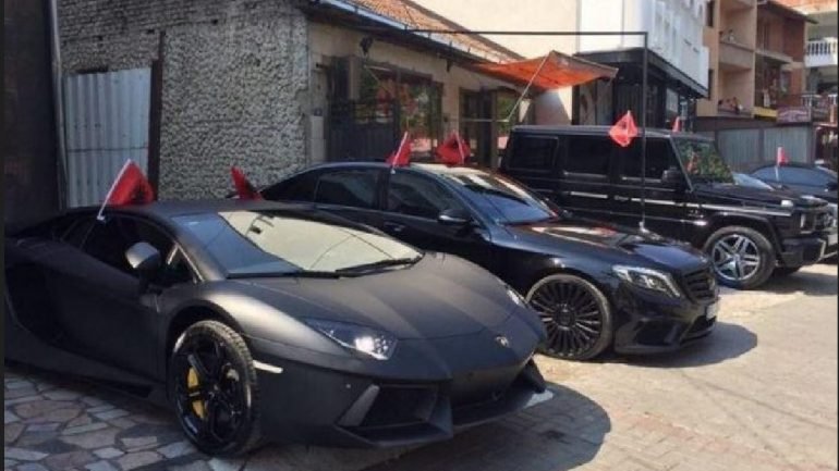 “Ferrari”, “Lamborghini”, “Audi”, shqiptarët të apasionuar pas makinave luksoze, ja sa para shpenzuan për blerje automjetesh në 7 muajt e parë të vitit