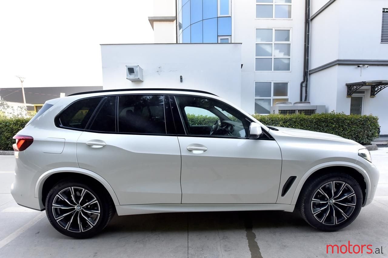 2019' BMW X5 photo #6