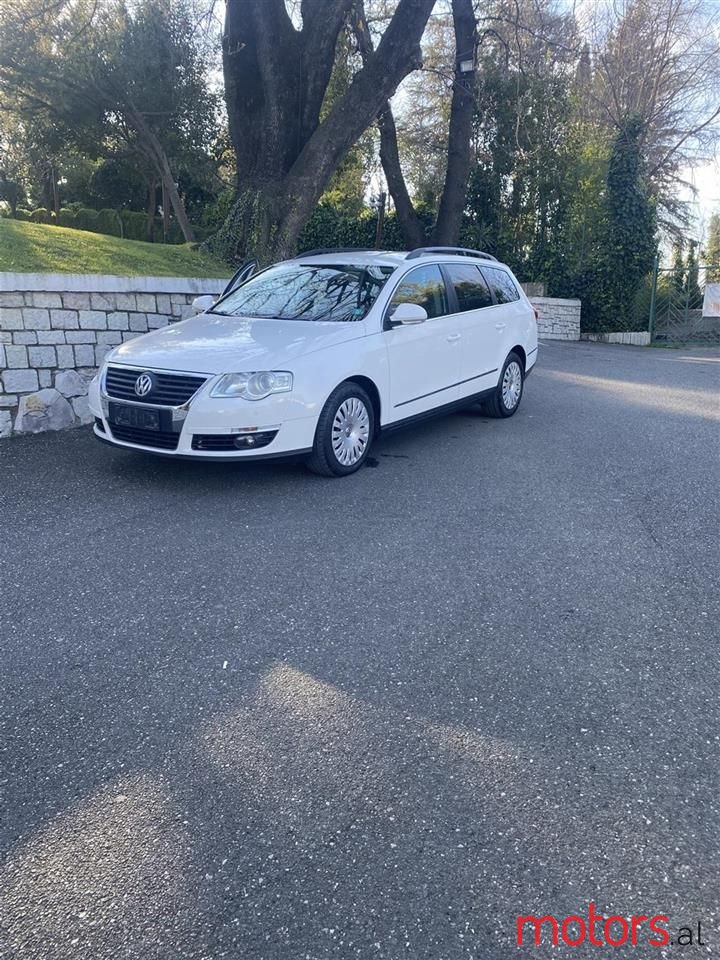 2010' Volkswagen Passat photo #1