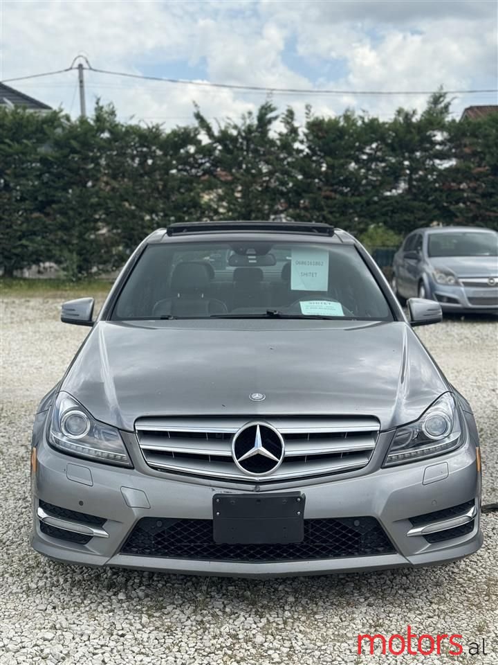 2012' Mercedes-Benz C 300 photo #2