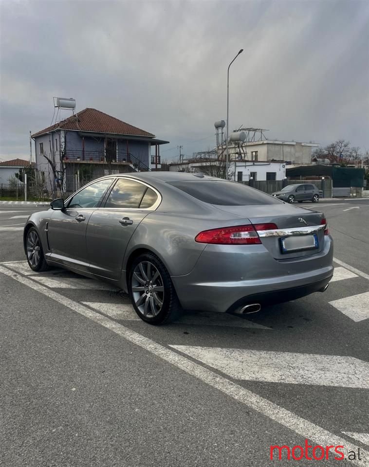 2011' Jaguar XF photo #4