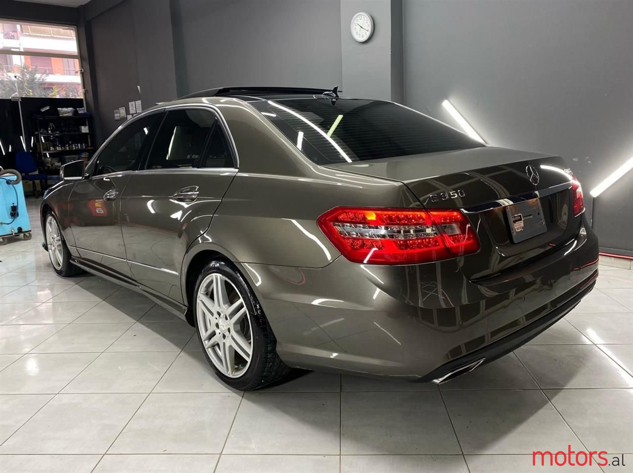 2010' Mercedes-Benz E 350 photo #4