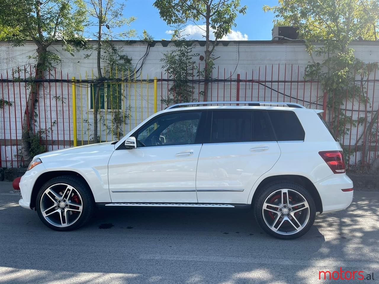 2015' Mercedes-Benz GLK 250 photo #1