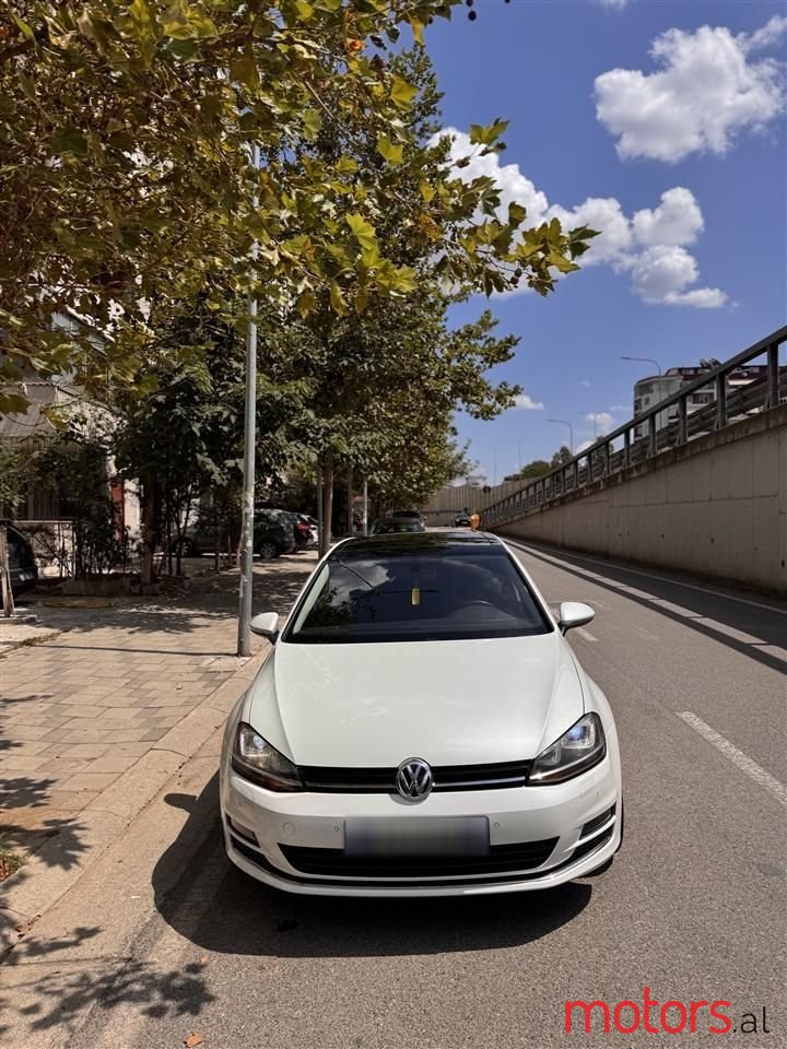 2013' Volkswagen Golf photo #6