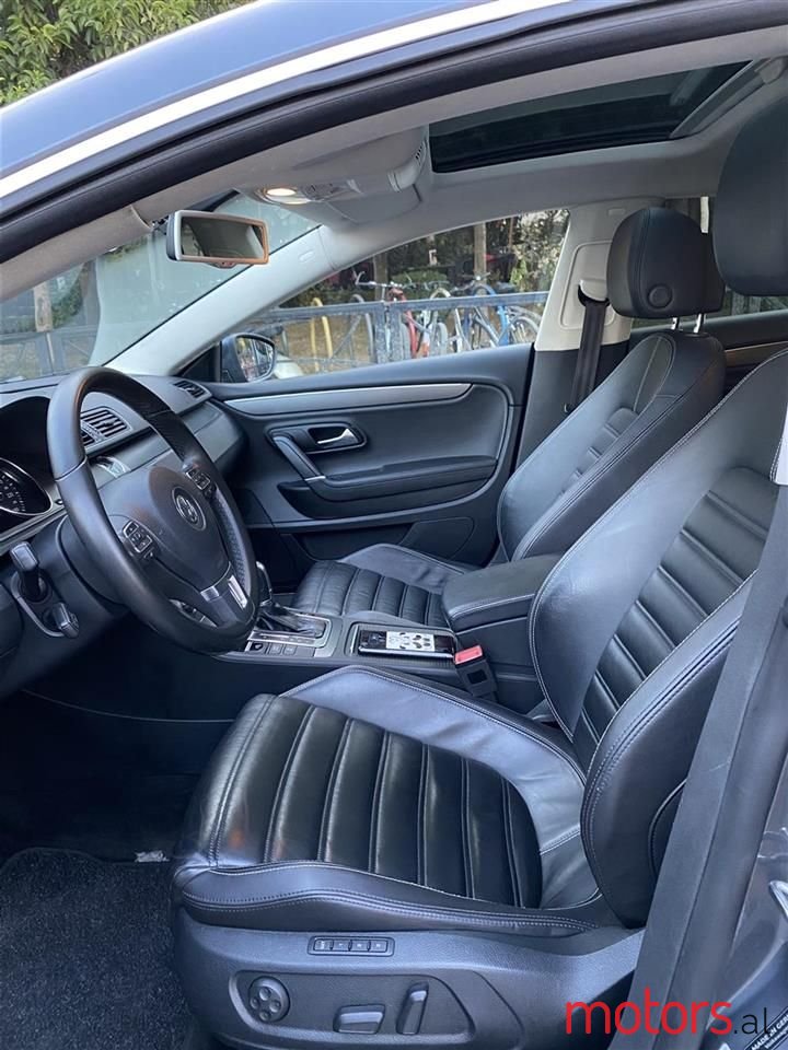 2013' Volkswagen Passat photo #3