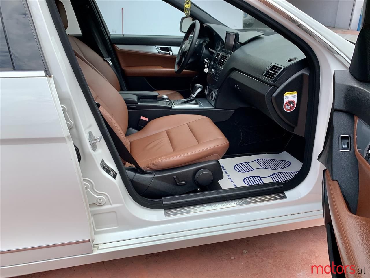 2009' Mercedes-Benz C 220 photo #3