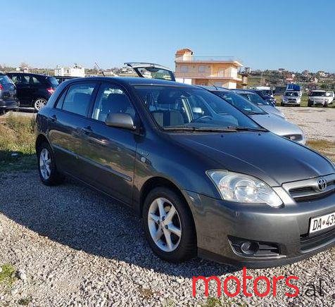 2004' Toyota Corolla photo #1