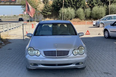 2000' Mercedes-Benz C 220