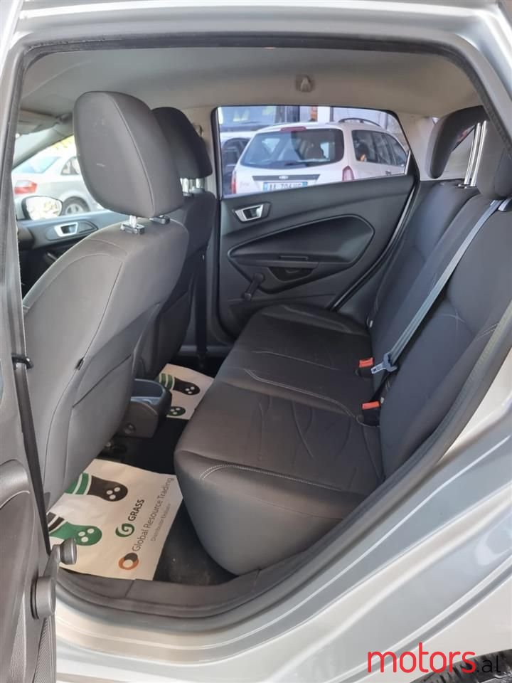 2014' Ford Fiesta photo #6