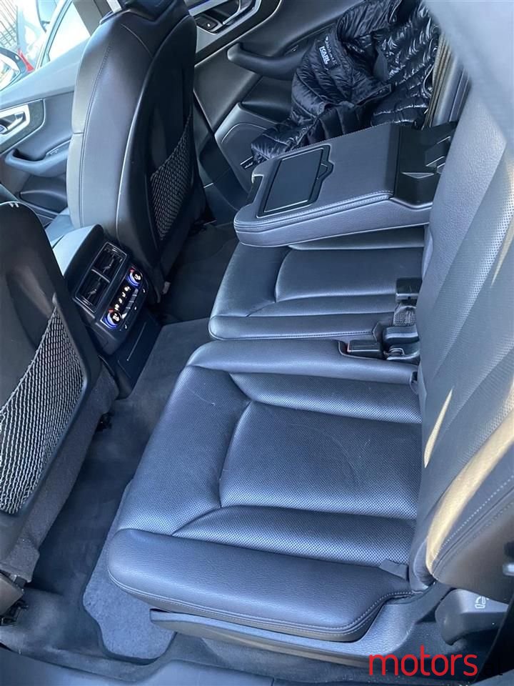 2017' Audi Q7 photo #6
