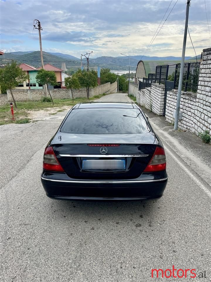 2008' Mercedes-Benz E 220 photo #4