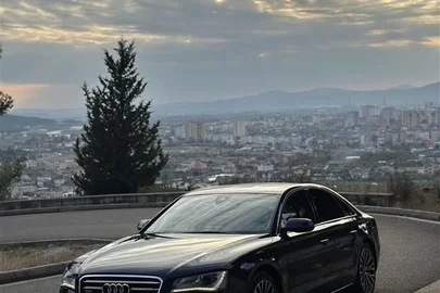 2012' Audi A8