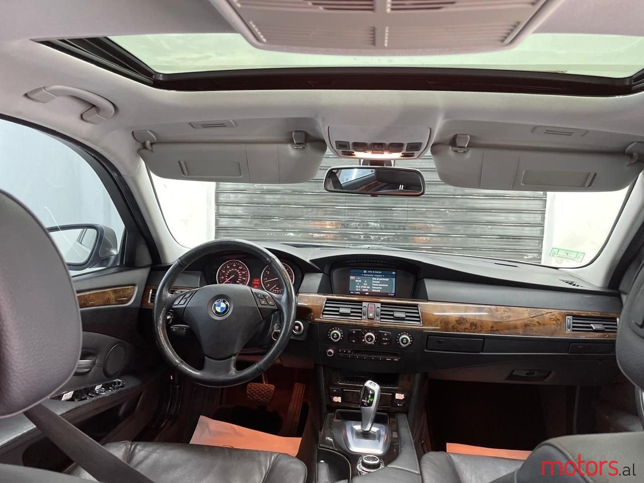 2010' BMW 528 photo #4