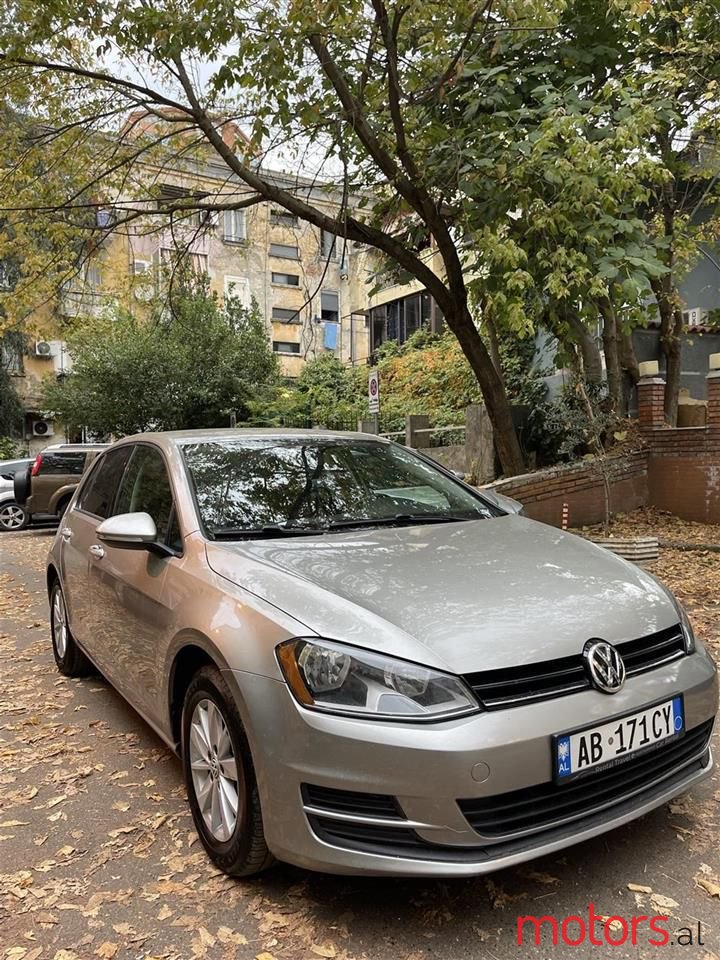 2016' Volkswagen Golf photo #2
