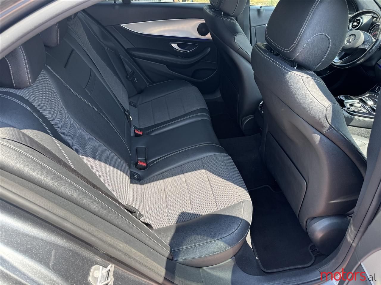 2017' Mercedes-Benz E 220 photo #4