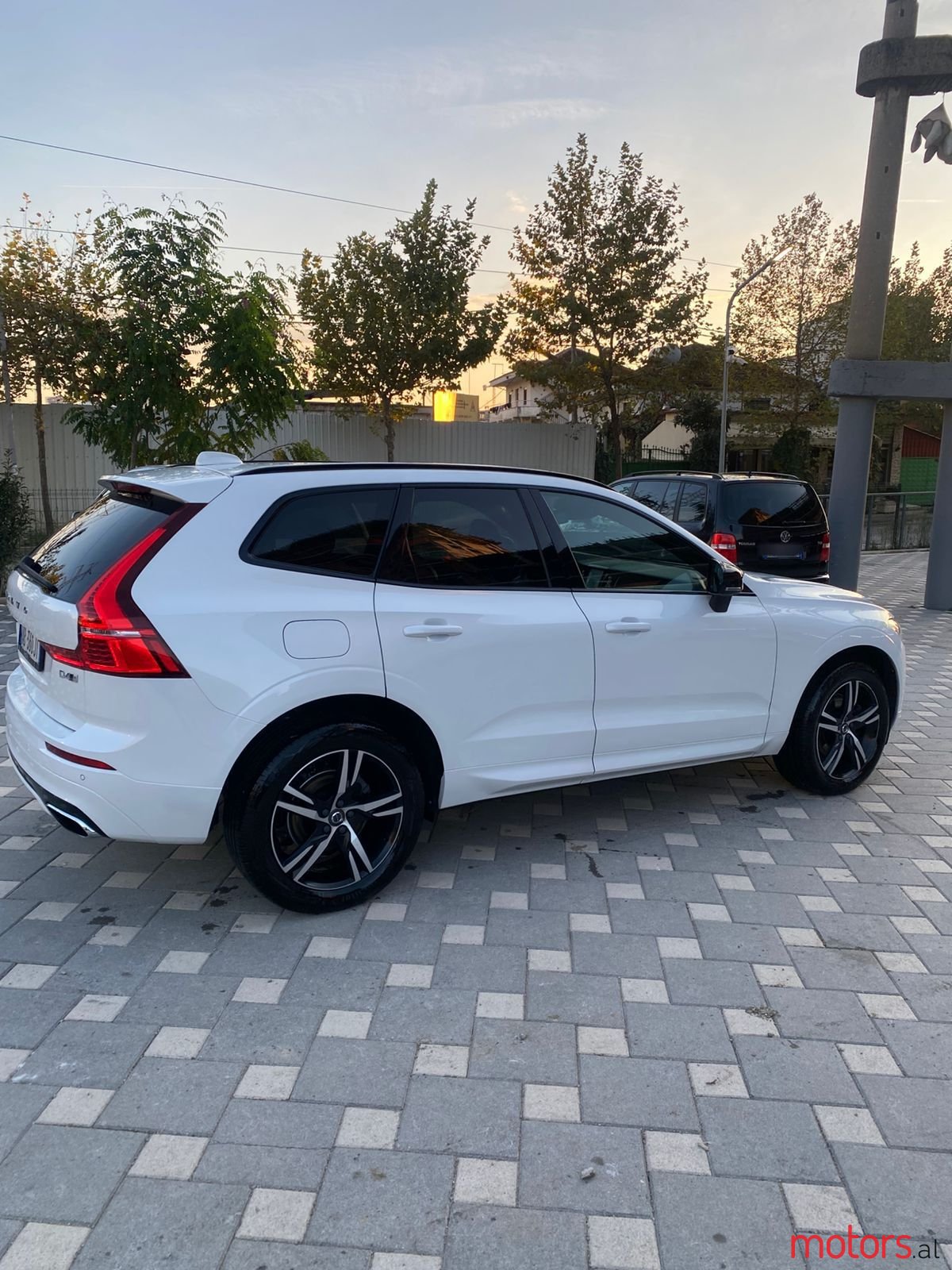 2018' Volvo XC60 photo #2