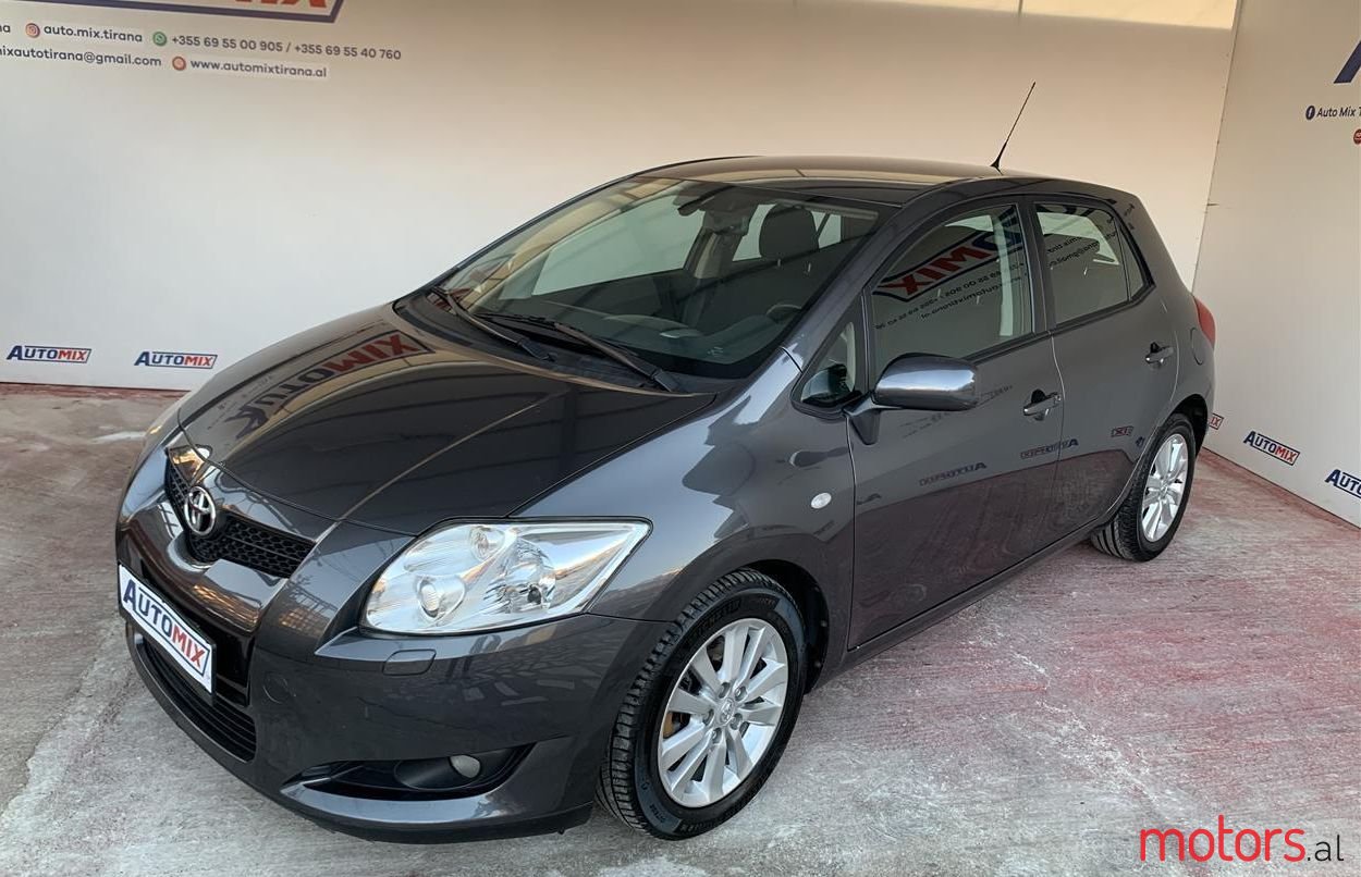 2007' Toyota Auris photo #1