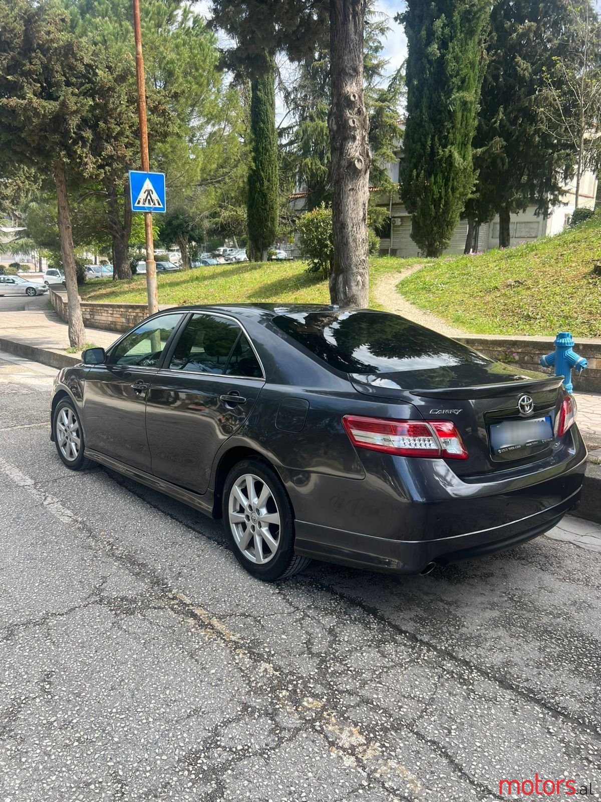 2011' Toyota Camry photo #1