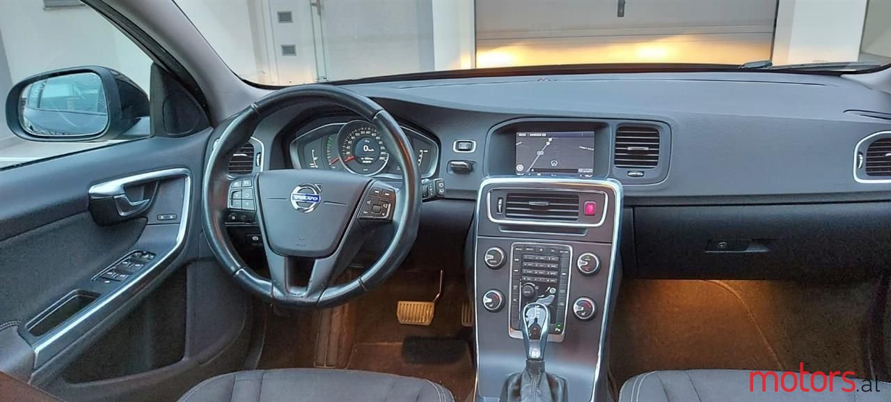 2014' Volvo V60 photo #6