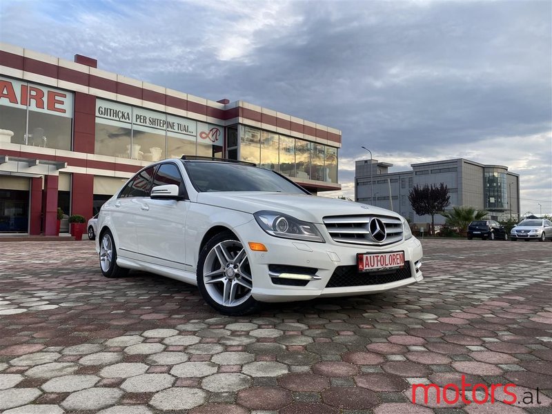 2012' Mercedes-Benz C 300 photo #6