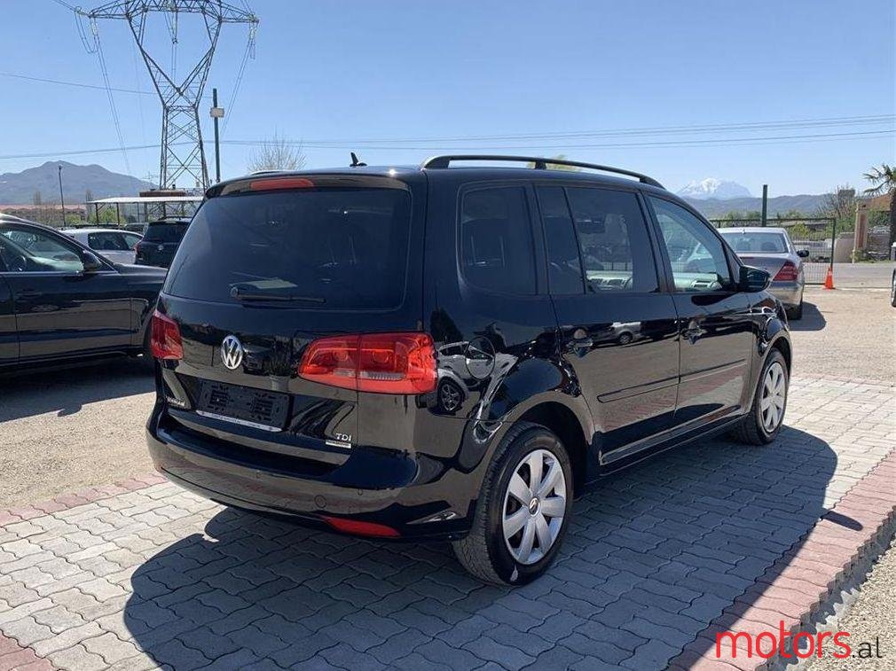 2013' Volkswagen Touran photo #1