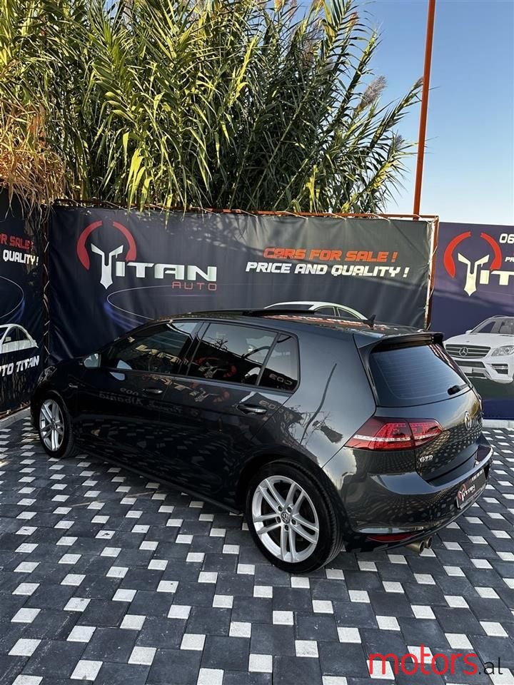 2015' Volkswagen Golf photo #2