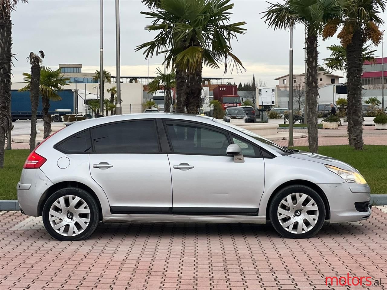 2007' Citroen C4 photo #3