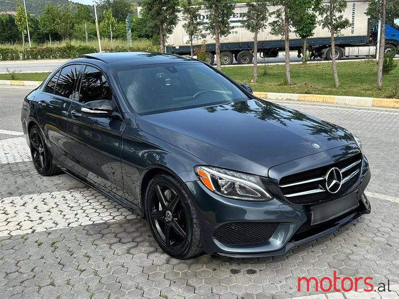 2015' Mercedes-Benz C 300 photo #1